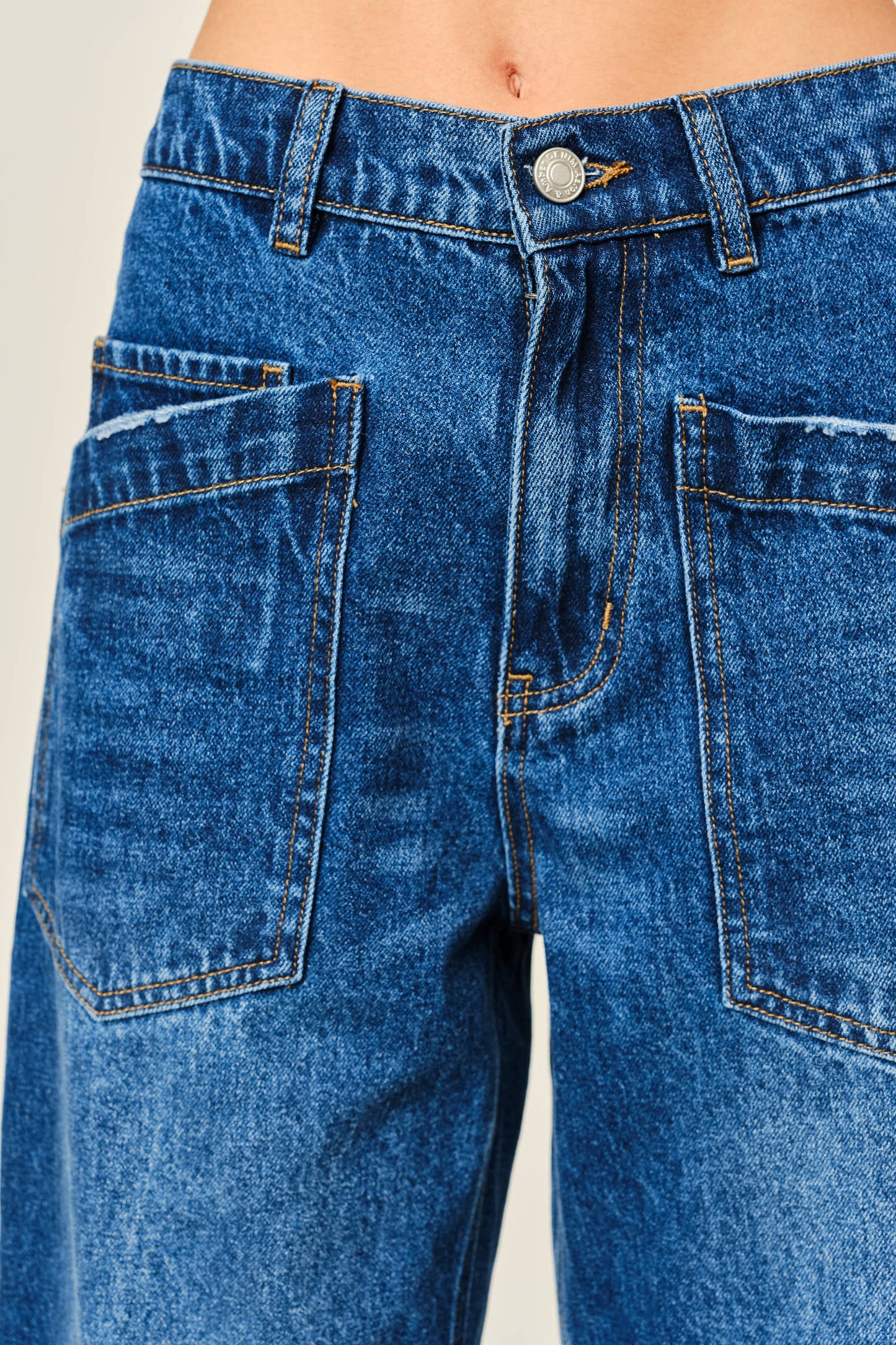 Aaron & Amber - SEMI BARREL JEANS