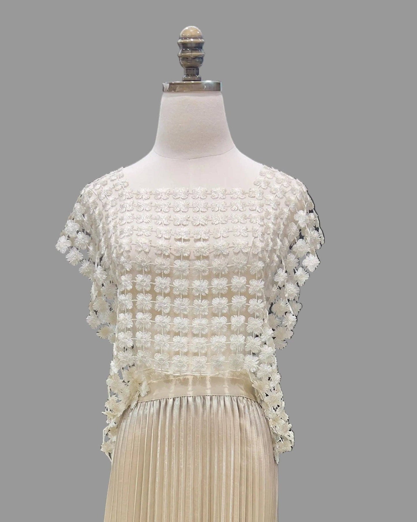 Ellyndale - Lace Top/ Ivory
