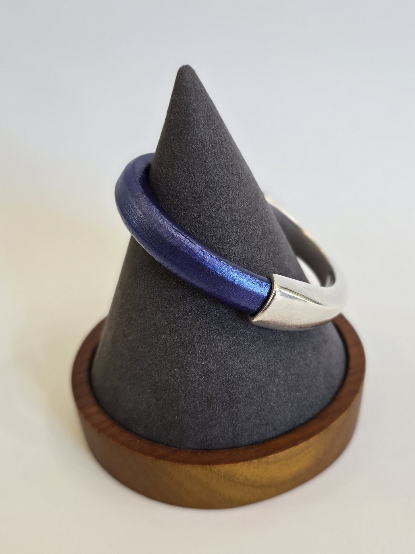 Detroit Wire Wear- Arena-S Metallic Amethyst