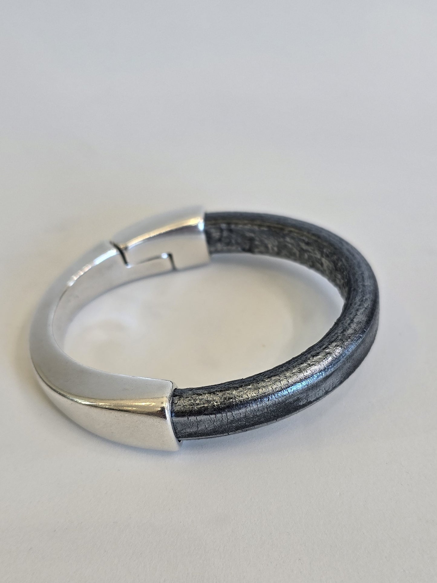 Detroit Wire Wear- Arena-S Metallic Silver/Black