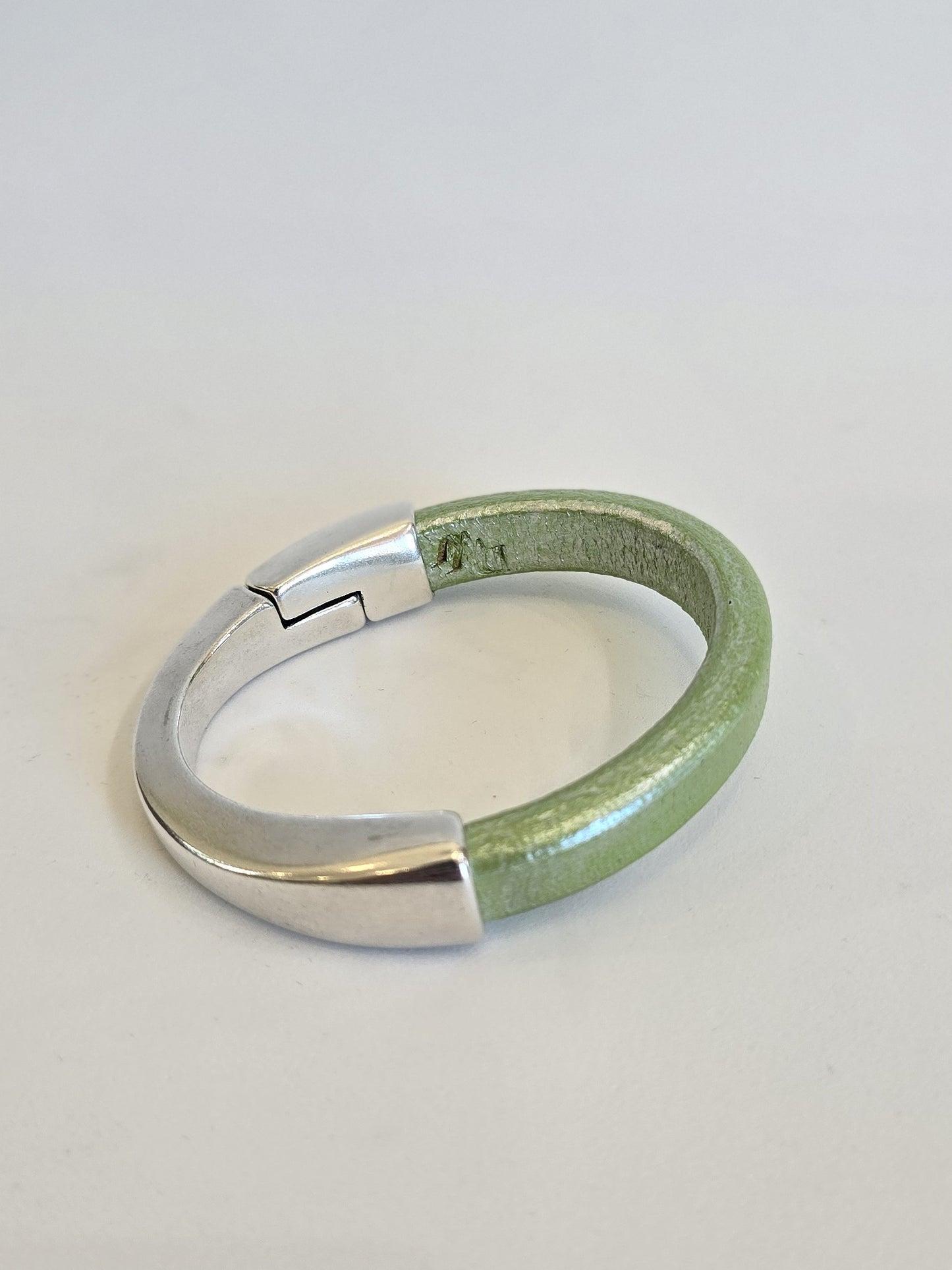 Detroit Wire Wear- Arena-S Metallic Pistachio