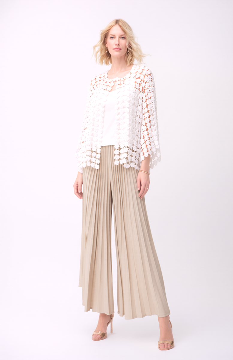 Ellyndale - Lace Cape/ White