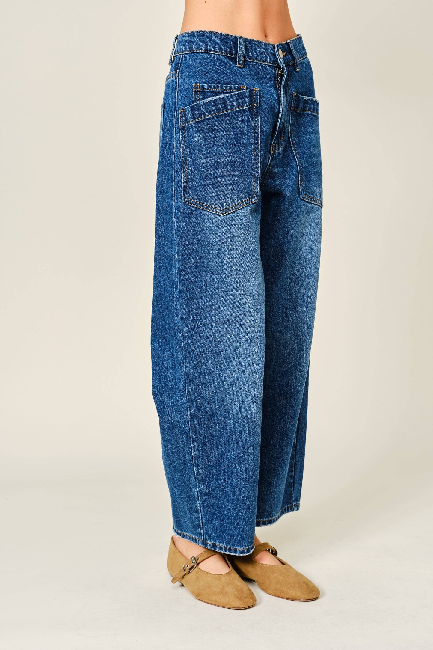 Aaron & Amber - SEMI BARREL JEANS