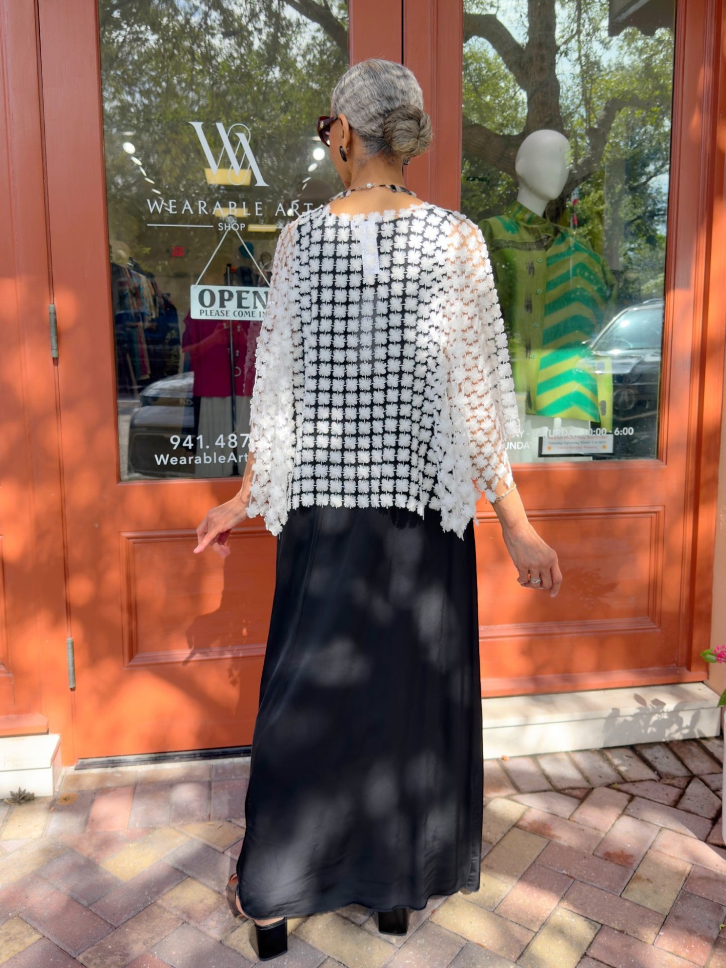 Ellyndale - Lace Cape/ White