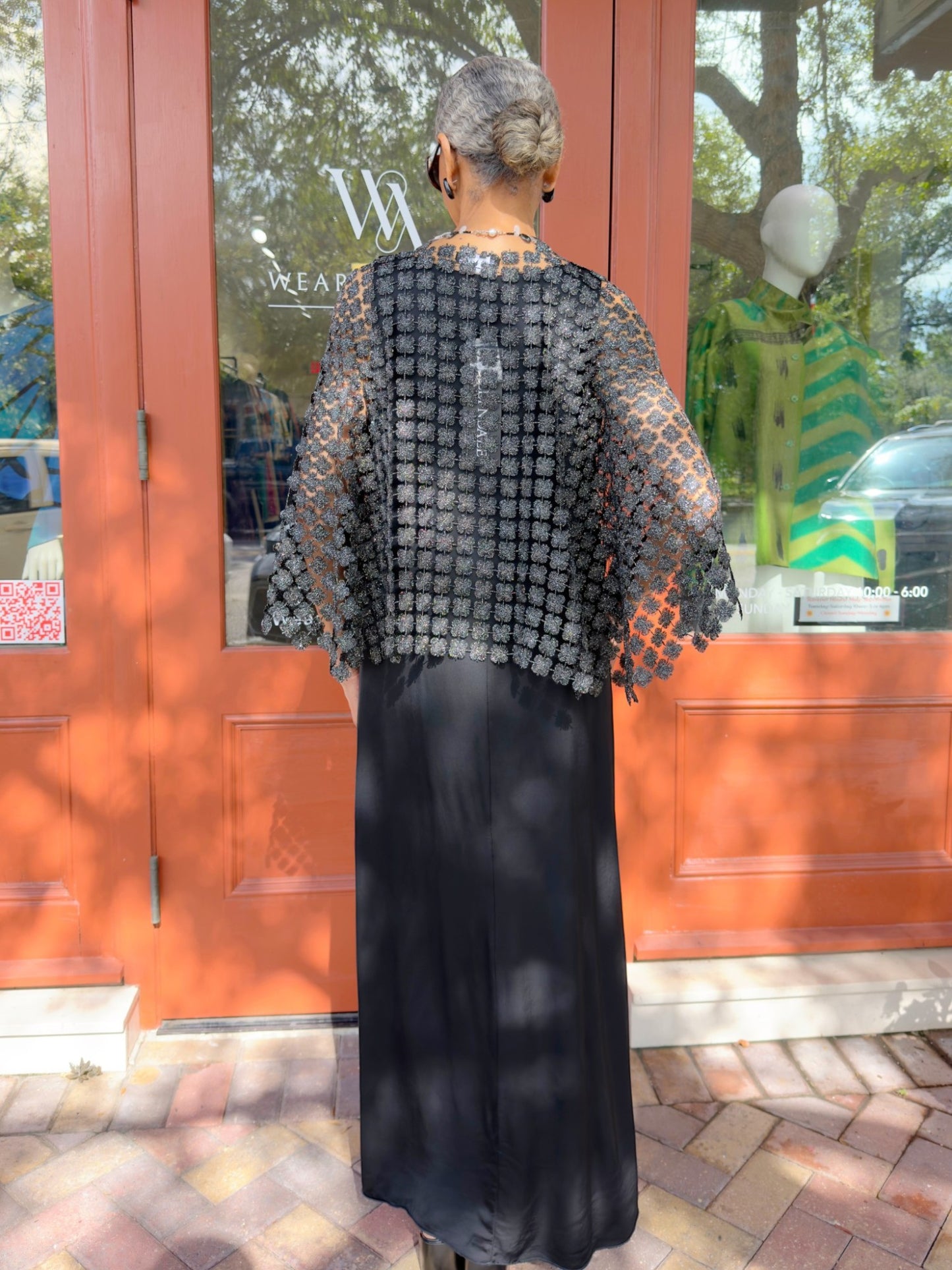 Ellyndale - Lace Cape/ Black