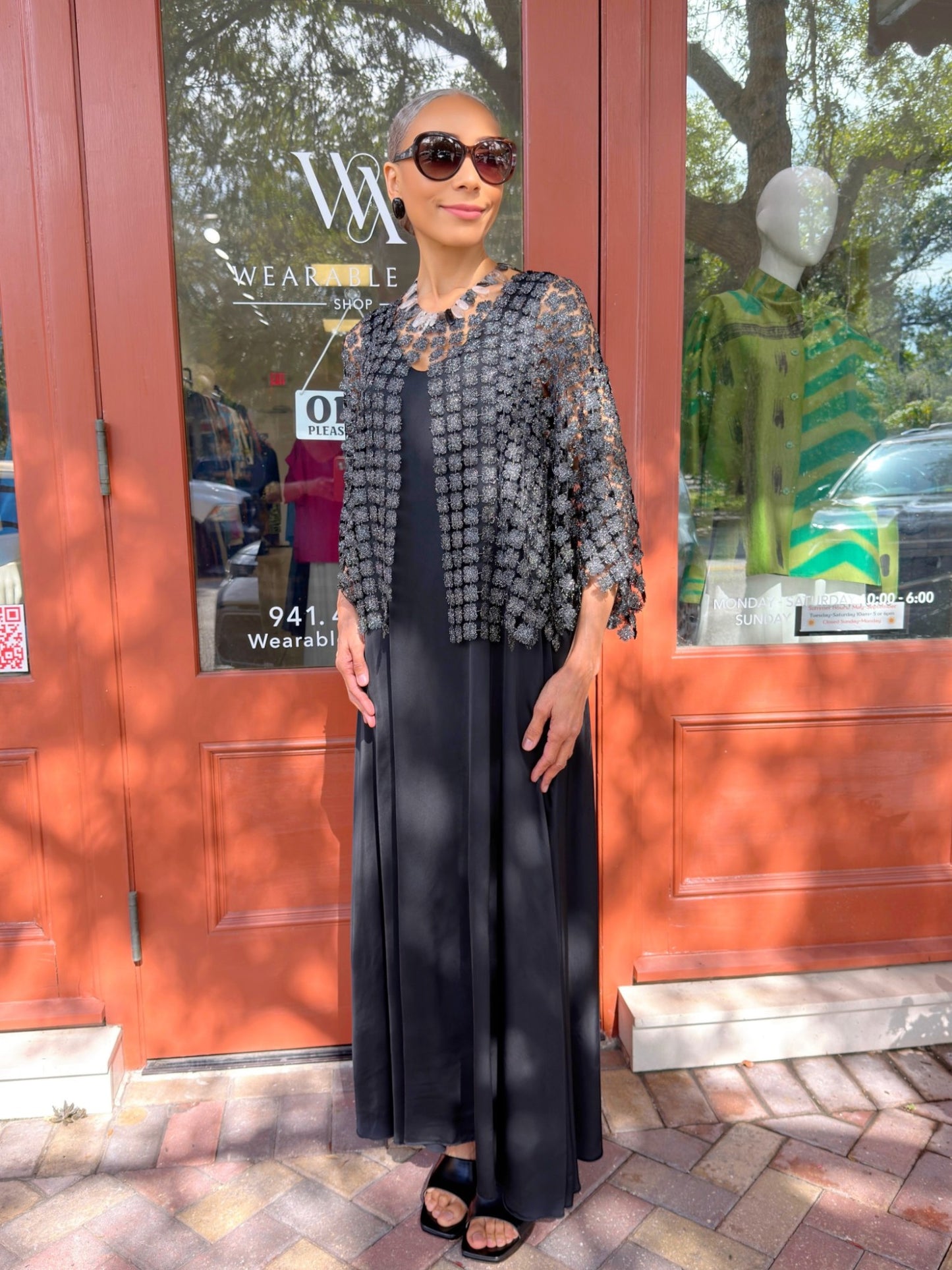 Ellyndale - Lace Cape/ Black