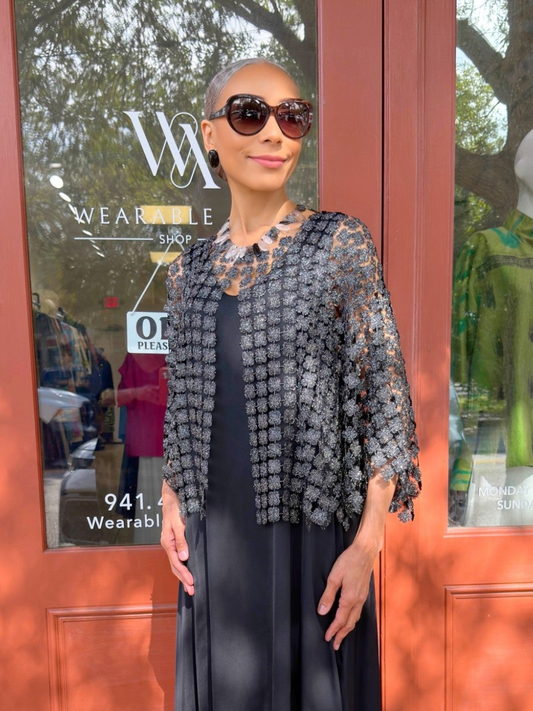 Ellyndale - Lace Cape/ Black
