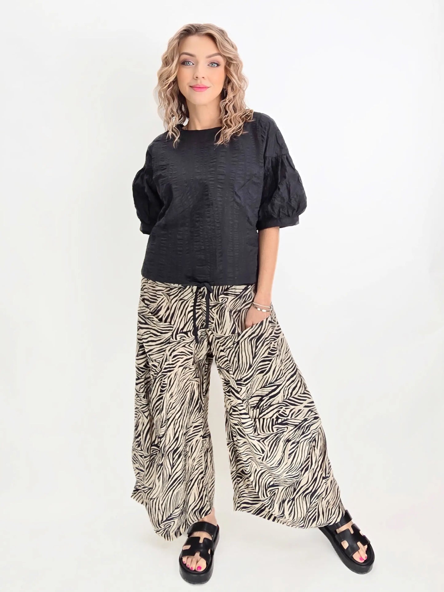 Noen- Crinkle Tie Blouse/ Black