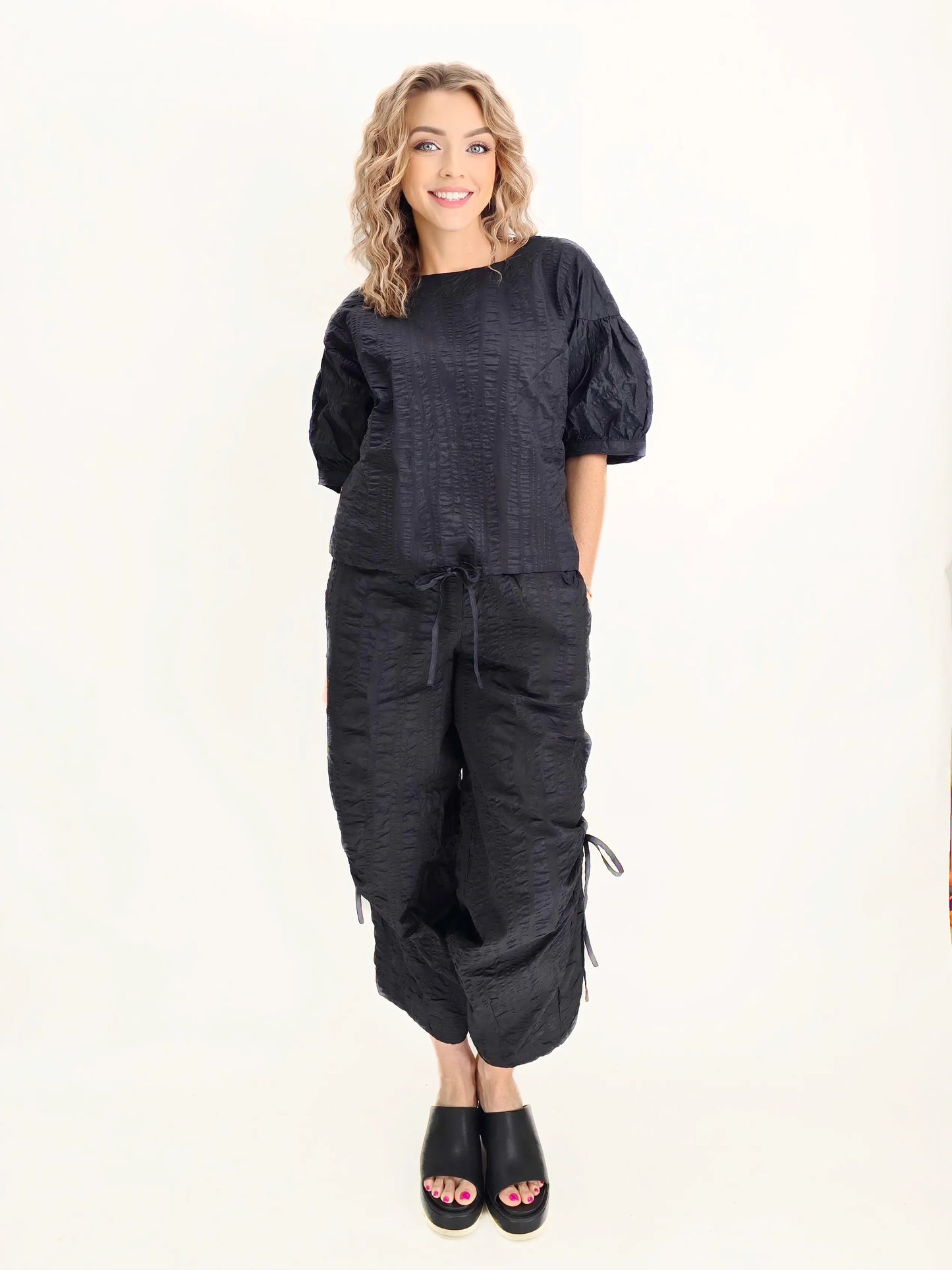 Noen- Crinkle Flow Pants/ Balck