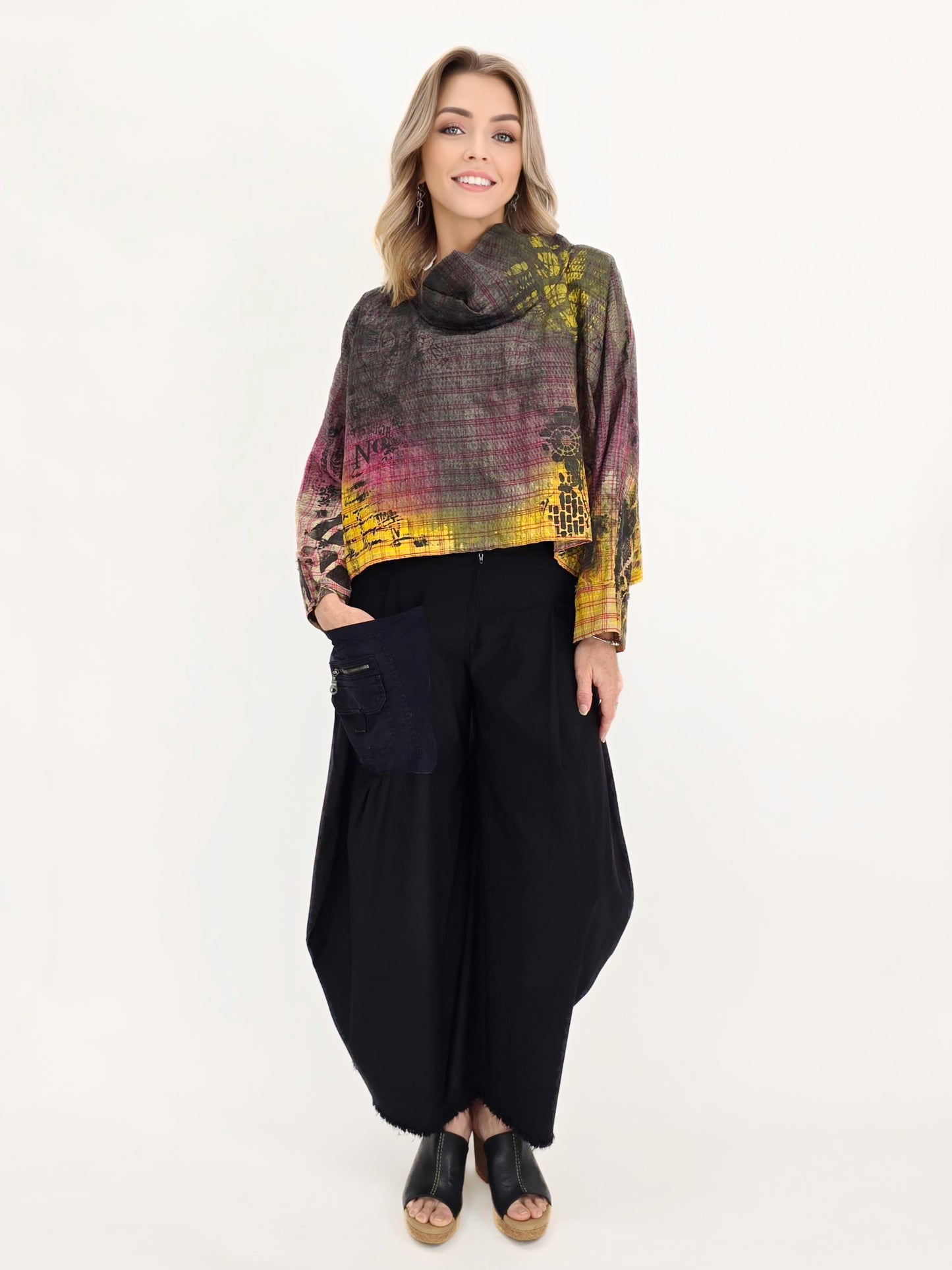 Tatiana Palnitska- SPT12/ Cropped textured Top