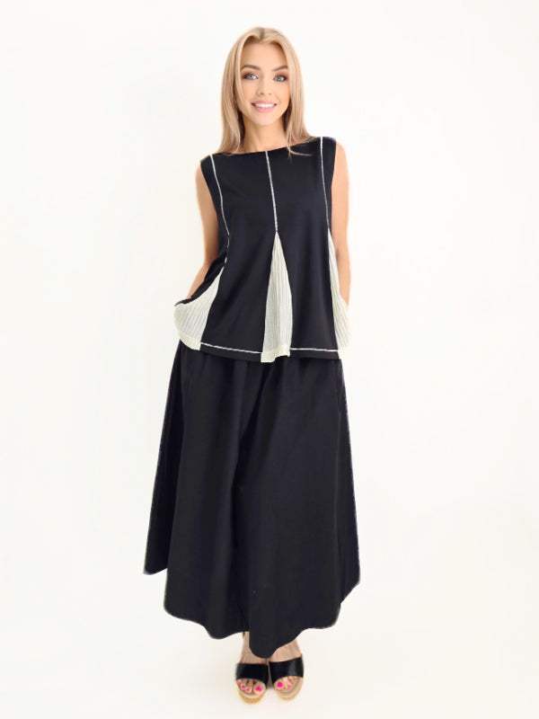 Ozai N Ku- Pleated Contrast Top