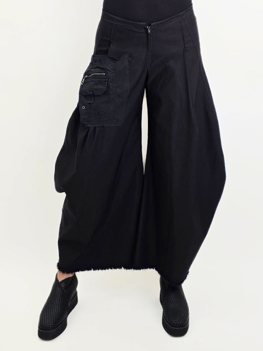 Tatiana Palnitska- Cropped Rounded Pants with Side Zipper