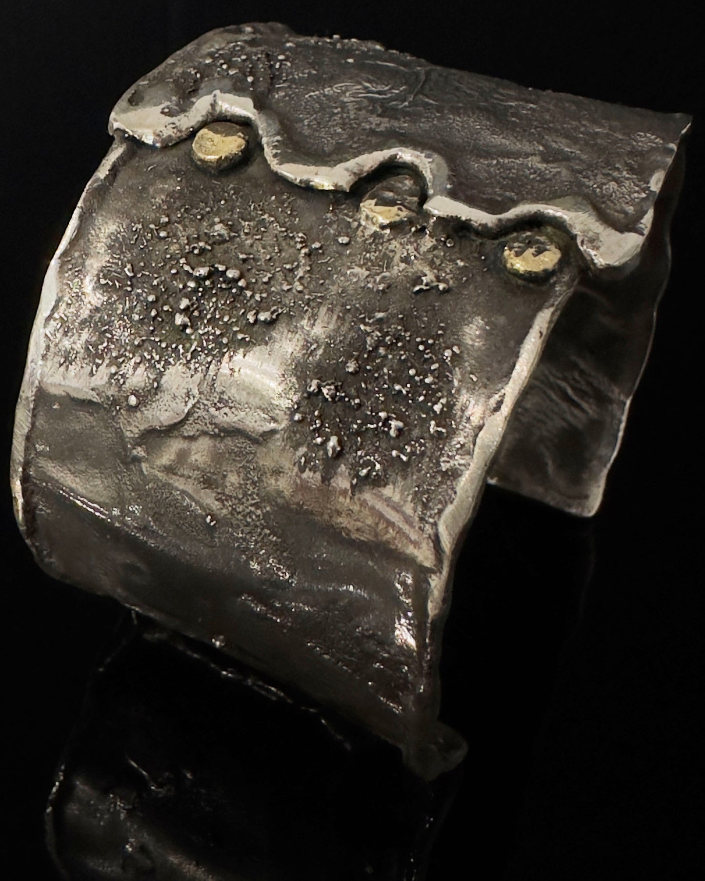 Tamara Kelly Designs - Reticulated cuff