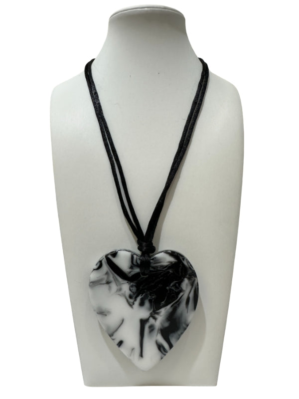 Atelier 1701 - Heart Pendant Necklace