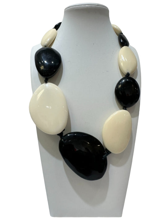 Atelier 1701 - Black/White Chunky Necklace
